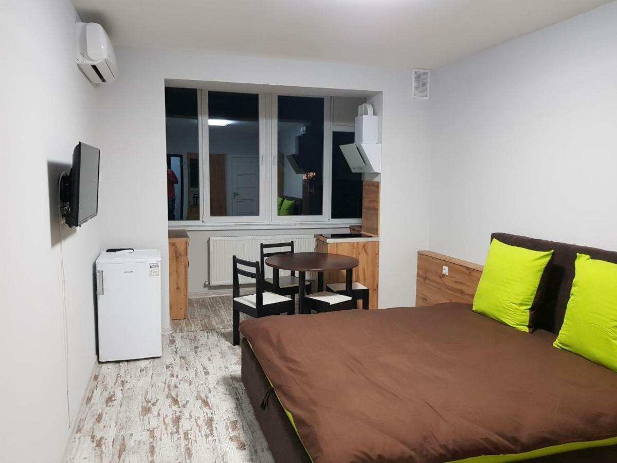 Silver Star Apartment 40B Ужгород Екстер'єр фото